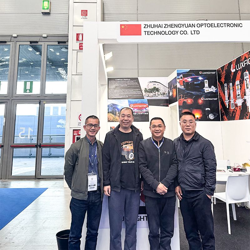 Lampu Depan LED LUXFIGHTER Sukses Dipamerkan di AUTOPROMOTEC 2025 di Italia